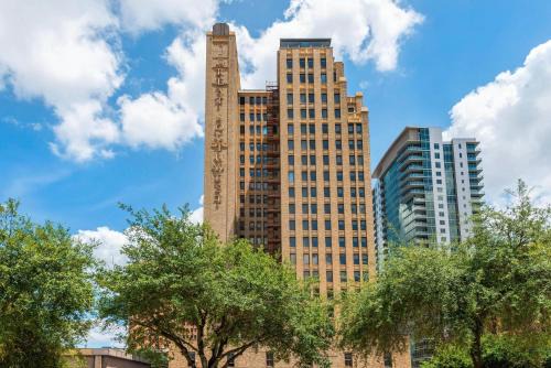 Downtown Houston Hotel | Cambria Hotel Houston Downtown Convention Center