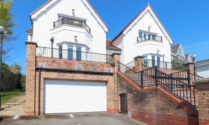 Tenby Apartment | CAMBRIE, luxury holiday cottage, with pool in Tenby
