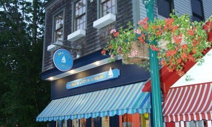 Camden House | Camden Harborfront Loft Located on Main Street in Downtown Camden