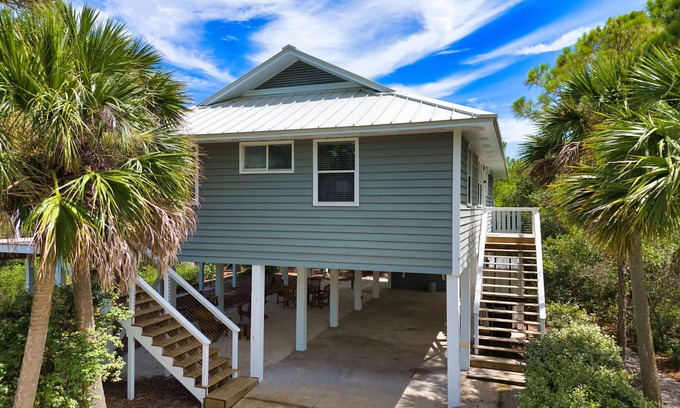 Sea Palm Village House | Came & Stayed, Community Pool, Tranquility, Free Beach Gear!
