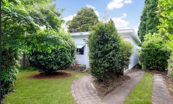 Blackheath Cottage | Camellia Cottage - a relaxing getaway in the misty mountains!