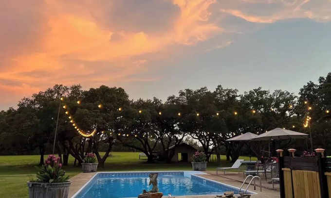 Kiln Cottage | Camellia Cottage @ChandelierOaks a quintessential bridal or honeymoon suite!