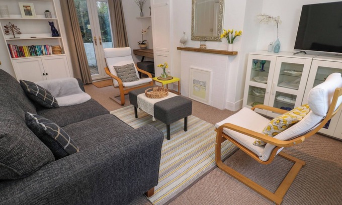 Chysauster Cottage | Camellia
