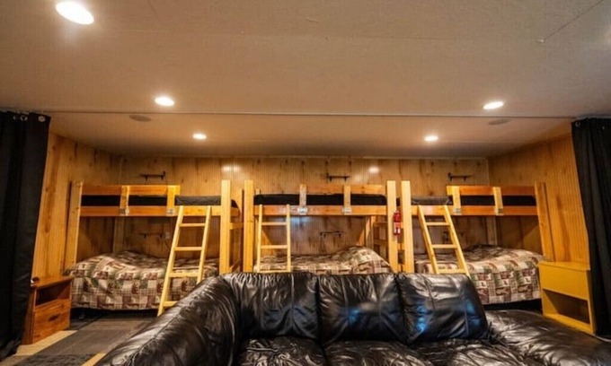 Pinconning Cabin | Camp Style Home, Pinconning, MI. 1/2 mile from Saginaw Bay, on Nyanquing Point