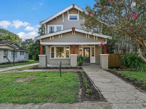 Jackson House | Campbell Street Charm