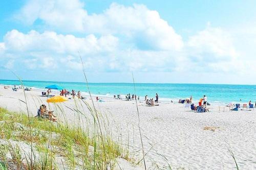 Englewood House | Camper close to beach with BBQ and Bicycles