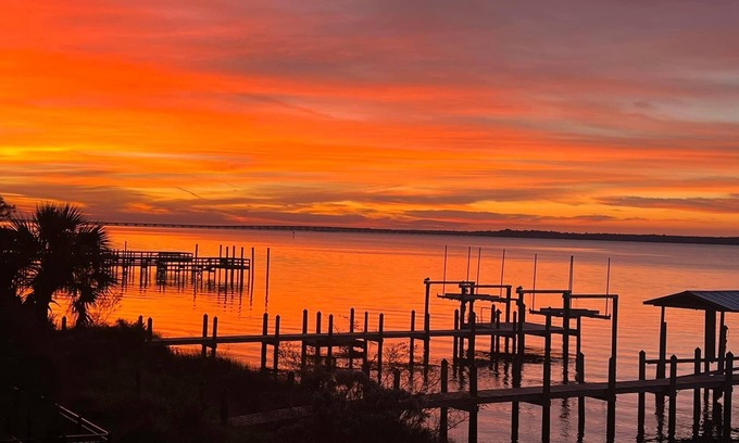 Ochlockonee Bay House | Camper with bunk beds on Ochlockonee Bay! Pet friendly