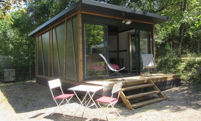 Tallard House | Camping 3 étoiles - ccbbahg