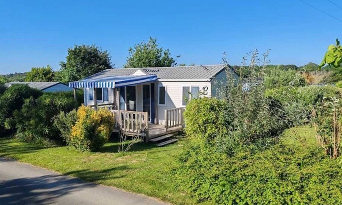 Pouldreuzic House | Camping 3 étoiles - Piscine - eeefig