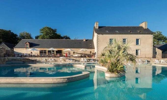 Quimper House | Camping 5 étoiles - Parc aquatique - ccaaagc