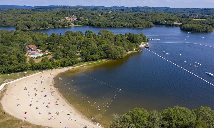 Saint-Pardoux RV Rental | Camping du Lac de Saint-Pardoux