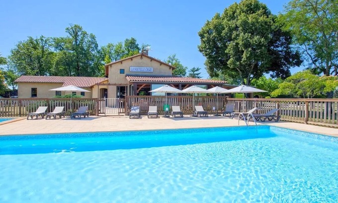 Rouffignac-Saint-Cernin-de-Reilhac House | Camping La Nouvelle Croze* - 4 Room TV Family Mobile Home 6 people