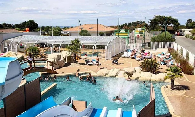 La Plaine-sur-Mer House | Camping La Renaudière* - Mobil-home Confort Plus 3 Rooms 4/5 People