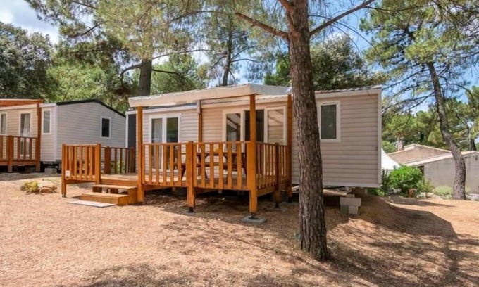 Mondragon House | Camping maeva Escapades La Pinède en Provence *** - Mobile Home Origan 3 Rooms 4 People