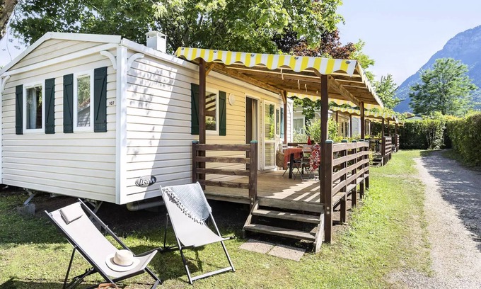 Doussard House | Camping Romanée La Ferme de la Serraz* - Comfort mobile home 4 rooms 6 people