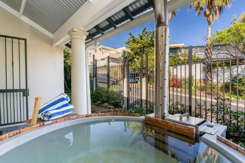 Camps Bay House | Camps Bay Village - Stone Cottages