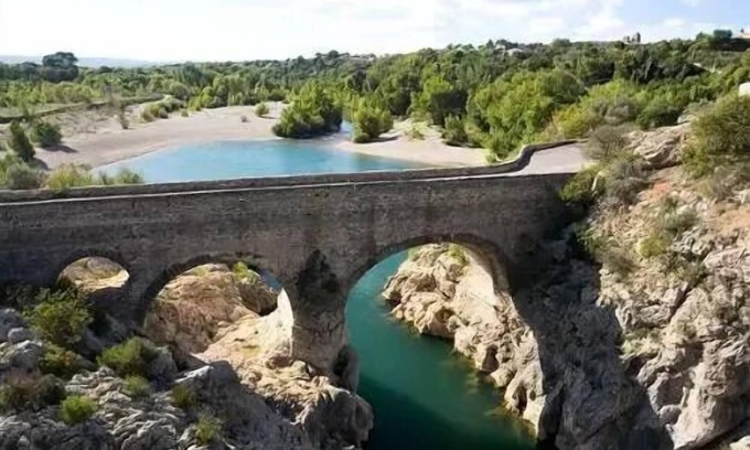 Boisseron House | Campsite Domaine de Gajan * - Mobile home Comfort + SUNNY 27m2 (2 bedrooms + covered terrace included - TV arv/departure Sunday 4 people