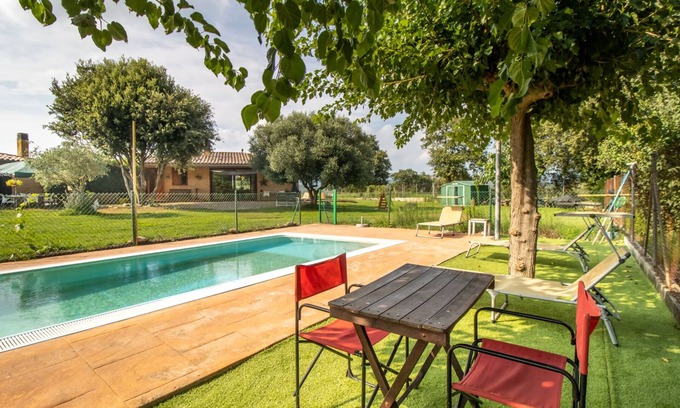 Bescano House | Can Noguer – House with pool and garden