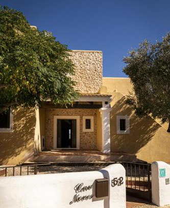 Sant Francesc Xavier Villa | CAN NOVES - Villas de 4 suites 52 y 35