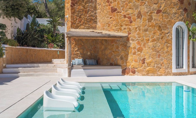 Sant Josep de sa Talaia Villa | Can Siroco. Holiday villa with sea views in Port des Torrent. Ibiza