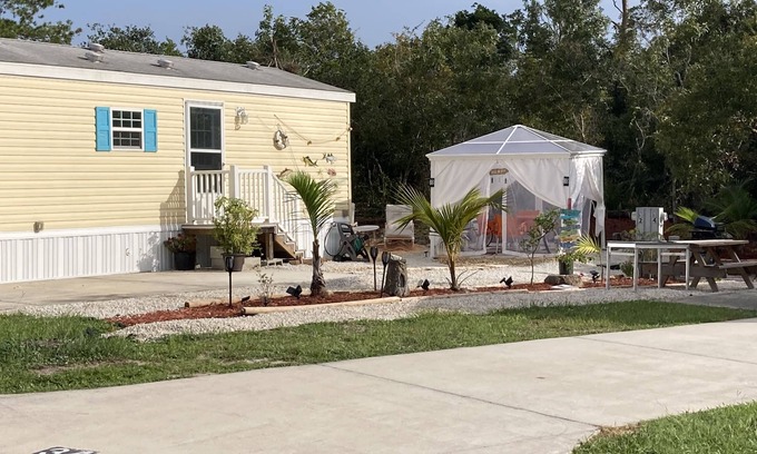 Lake Placid Resort | Canadian Winter Haven@Lake Grassy Resort Special Jan-April 90 day Min. 69 Daily