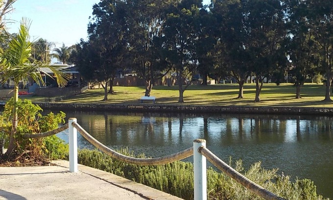 South Yunderup House | Canal Comfort.Rest & Relax ! or Play & Go adventuring.