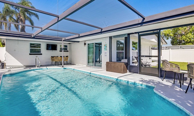 Holiday Lake Estates House | Canal-Front Holiday Home Near Beach: Swim & Paddle