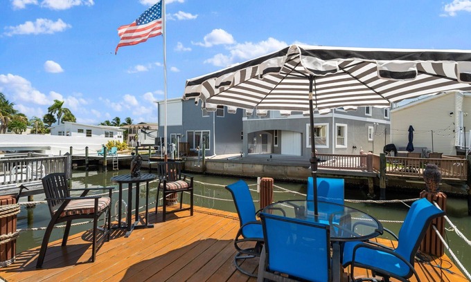 Nettles Island House | Canal Front! Stunning, beautifully updated 3-bedroom, 2.5-bath coastal-style beach home