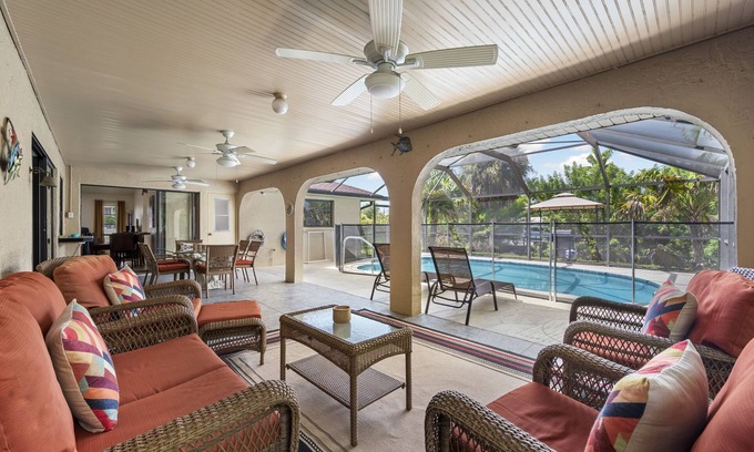 Port Charlotte House | CANAL HOME! WARM PRIVATE POOL! FAMILY MEMORIES! WIFI! GRILL! BABY SUPPLIES!