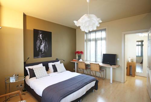 Grachtengordel-West Bed & Breakfast | Canal Studio Apartment