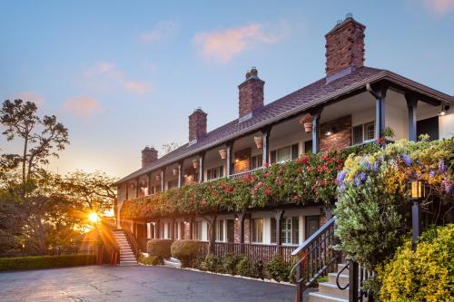 Northwest Carmel Hotel | Candle Light Inn