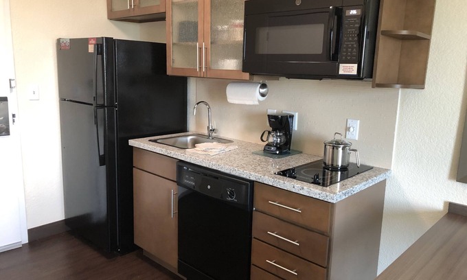 Gulf Highlands Hotel | Candlewood Suites Panama City Beach Pier by IHG