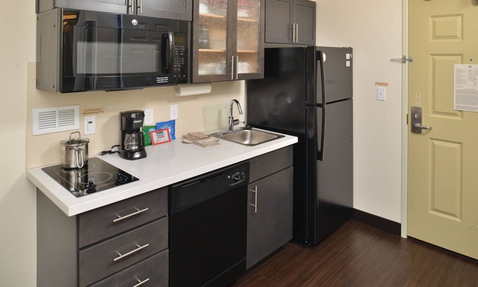Eugene Hotel | Candlewood Suites Eugene Springfield by IHG