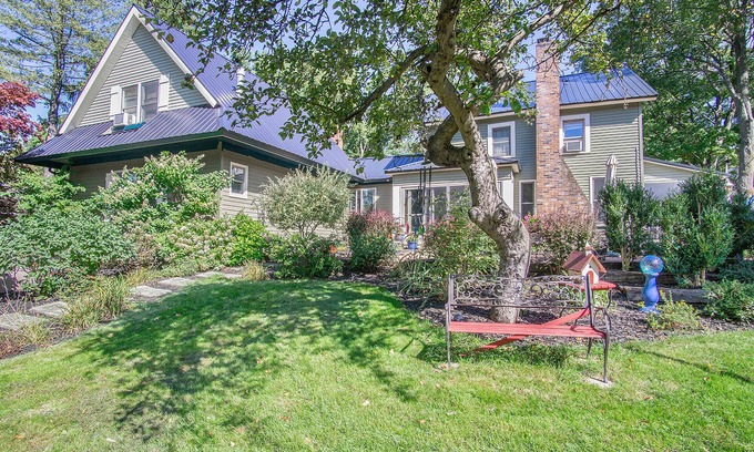 Pentwater House | Candlewyck House Family Reunion Friendly