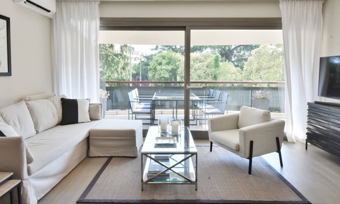 California - Pezou Apartment | CANNES - 2-BR flat 15-min walk to the beaches