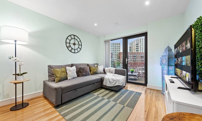 Canning Town South Apartment | Canning Town Spacious - FBS Homes