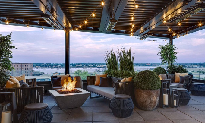 Downtown Portland Hotel | Canopy by Hilton Portland Waterfront