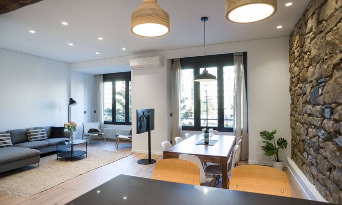 Gros Apartment | CANTABRIC PLAZA, near La Zurriola Beach