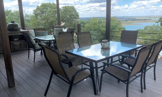 Canyon Lake House | Canyon Lake Property~beautiful views~Sleeps 6~ large house~ large covered deck.