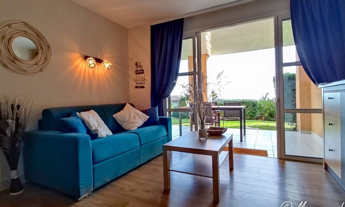 Cap Esterel Apartment | Cap Esterel - Murmure d'Azur, T2 Climatisé avec Belle Vue Mer et Grande Terrasse