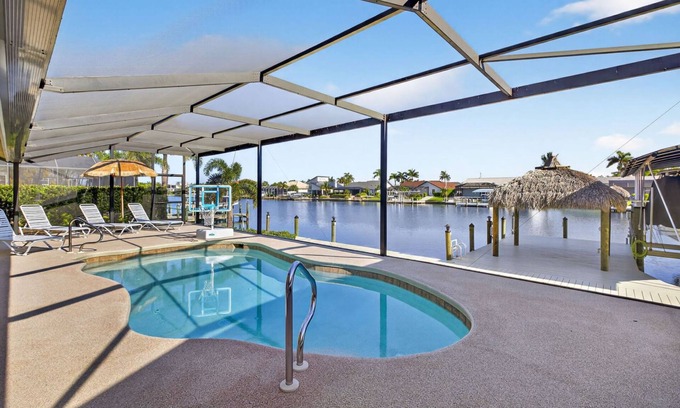 Pelican House | CAPE CALM -Cape Coral Retreat with Gulf Access and Expansive Salt Water Canal