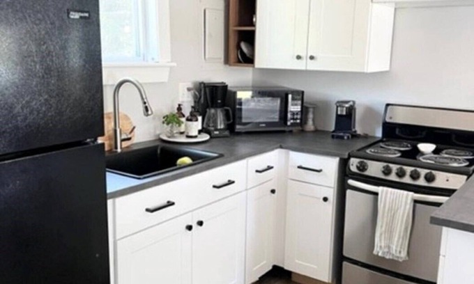 South Dennis Cottage | Cape Cottage Getaway. Minutes to Mayflower Beach