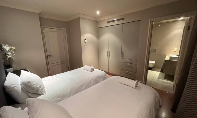 Victoria and Alfred Waterfront Apartment | Cape Royale Luxury Suites