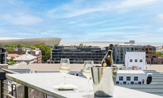 Cape Town City Centre Apartment | Cape Town Deluxe City Apartment Hafen Views