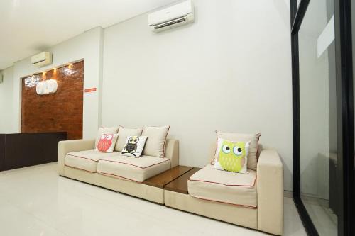Surabaya Hotel | Capital O 449 The Colins