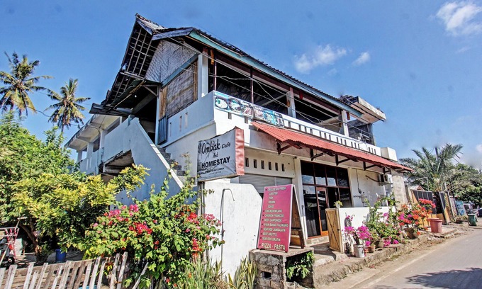 Mataram House | Capital O 92747 Ombak Cafe & Homestay