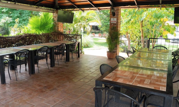 Ajijic Hotel | Capital O La Joya Del Lago