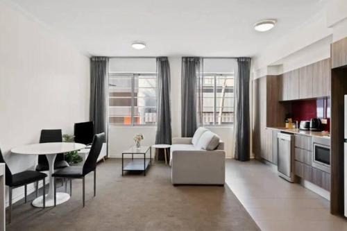 South Brisbane Apartment | Capitol Apartment Private Studio - Great Value!