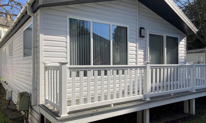 Mudeford House | 'Captain's Lodge' - a luxury lodge by the beach on Sandhills Holiday Park, Mudeford