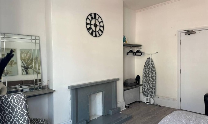 Newport Apartment | Captivating 2-Bed Apartment in Newport